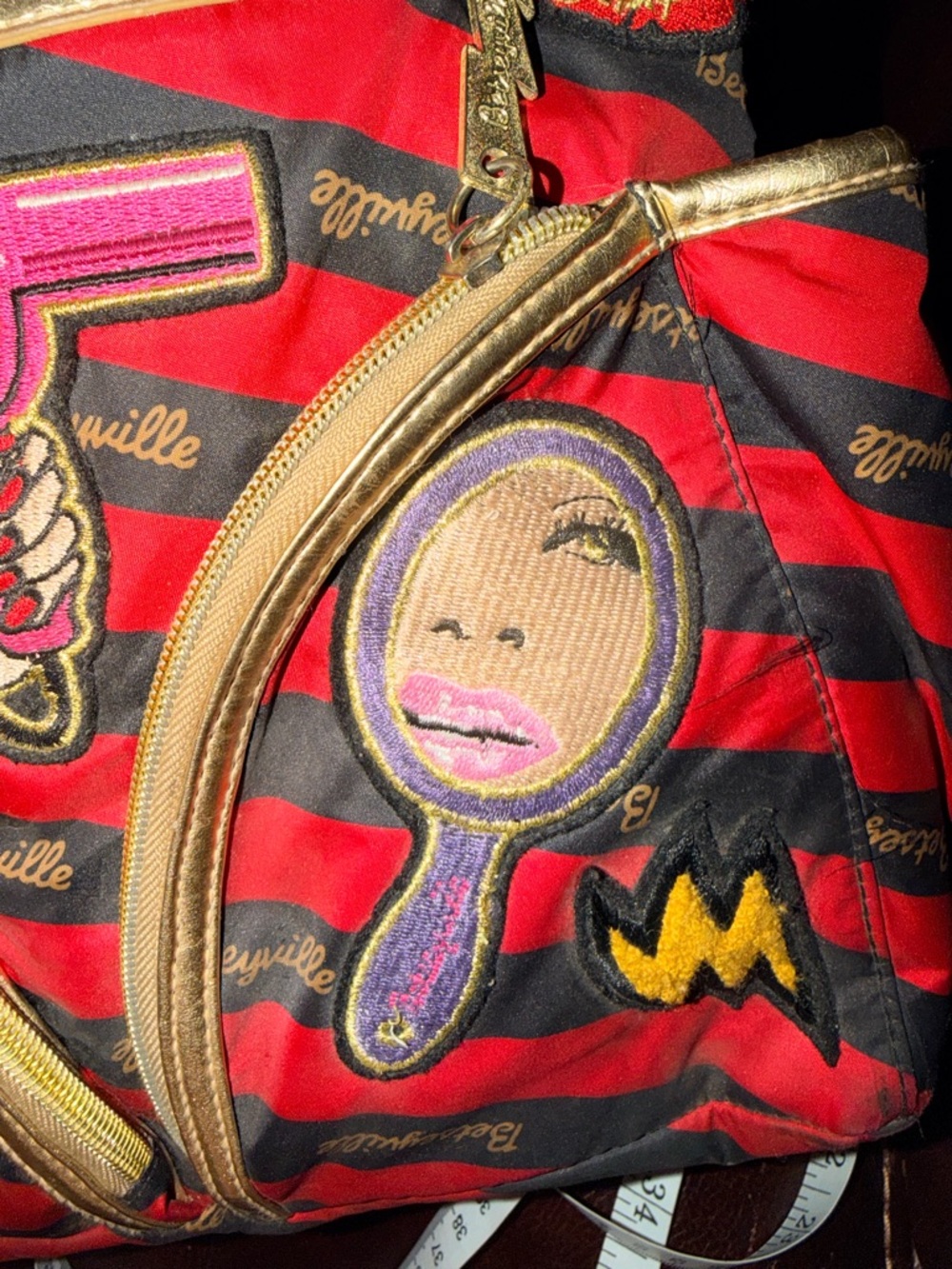 Betsey Johnson Betseyville Embroidered Makeup Patches Purse Handbag, Y2K - Picture 3 of 16